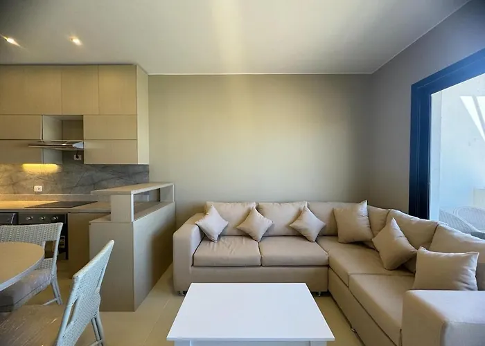 3 Bedrooms Penthouse With Sea View Apartment *
